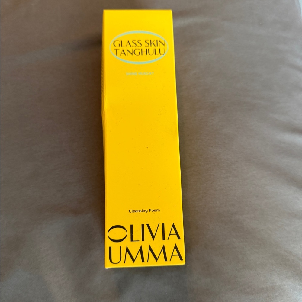 Glass Skin Tanghulu by Olivia Umma Cleansing Foam